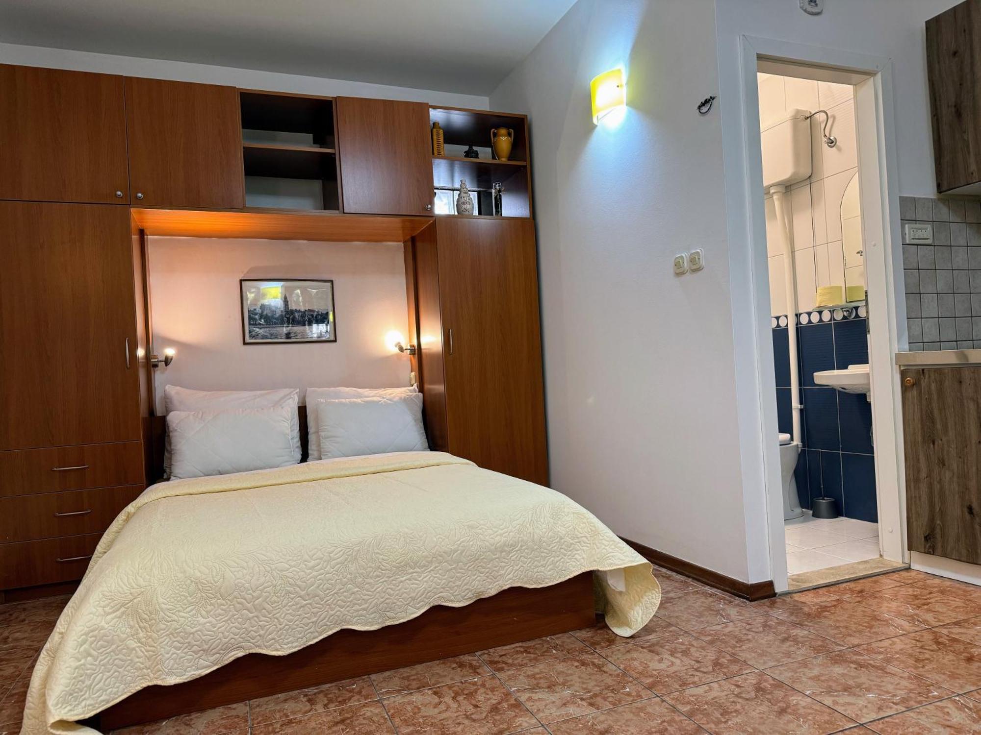 Grgur Studio Apartments Split Bagian luar foto