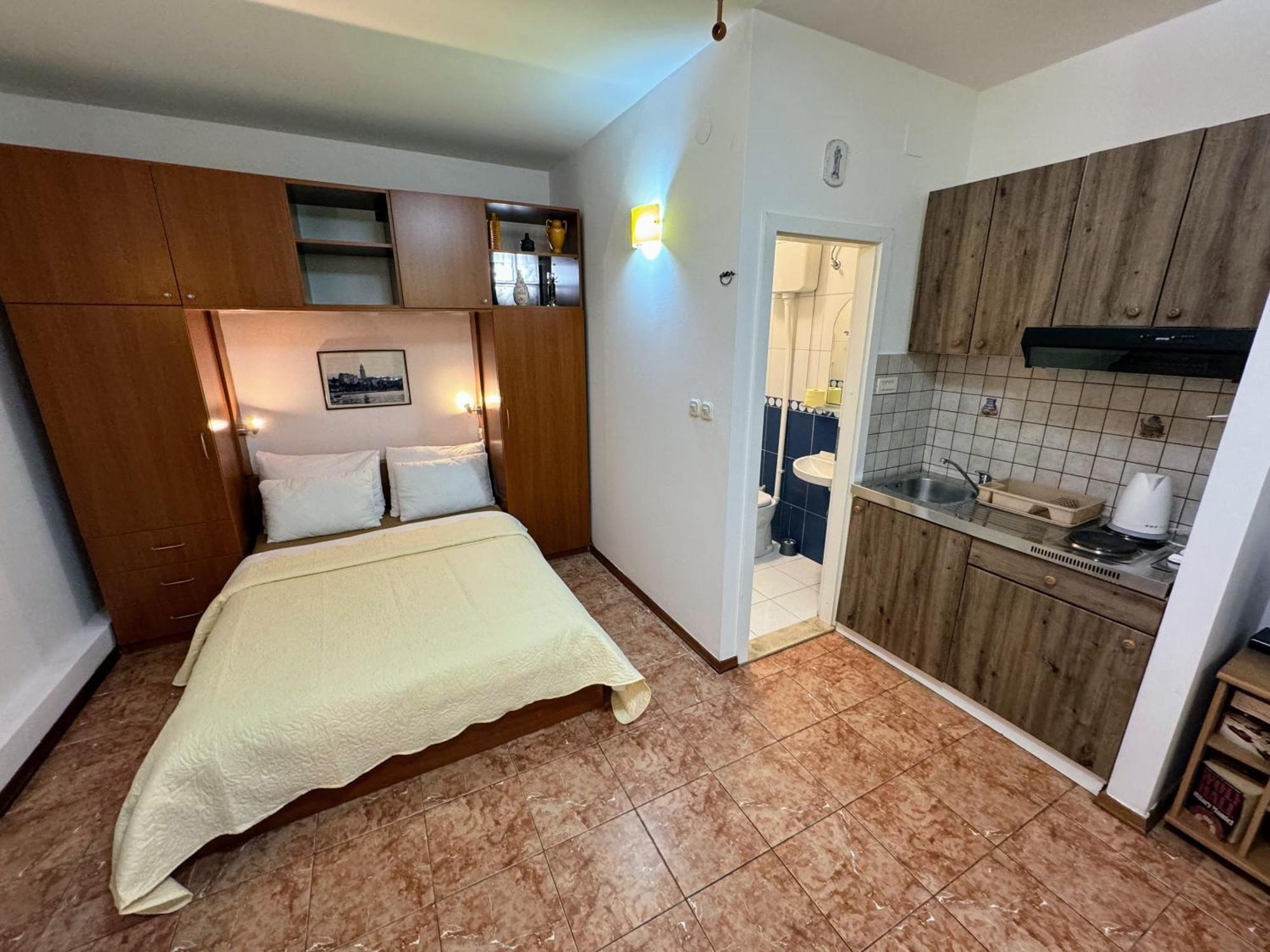 Grgur Studio Apartments Split Bagian luar foto
