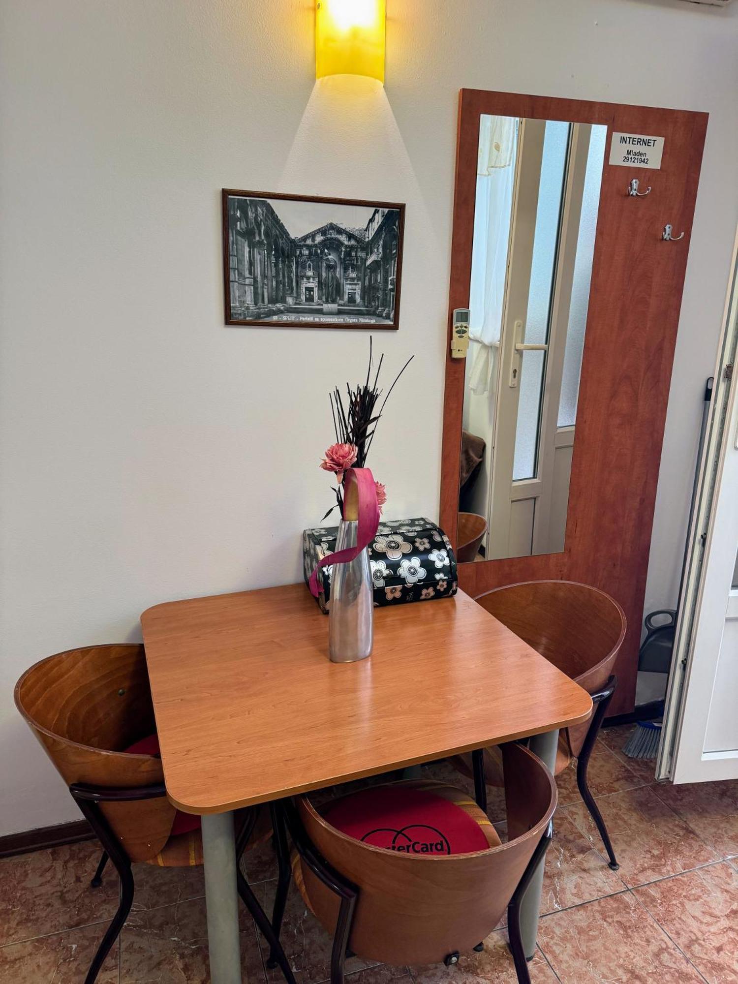 Grgur Studio Apartments Split Bagian luar foto