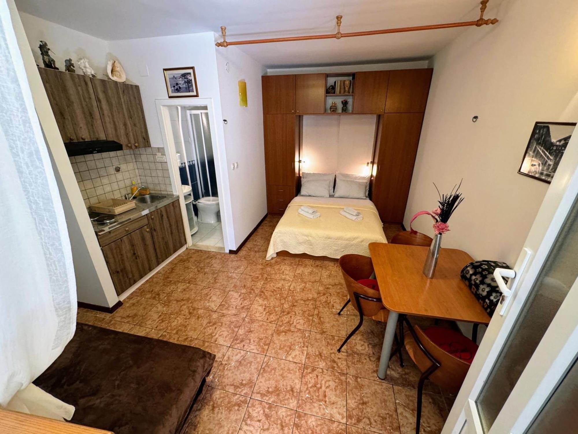 Grgur Studio Apartments Split Bagian luar foto